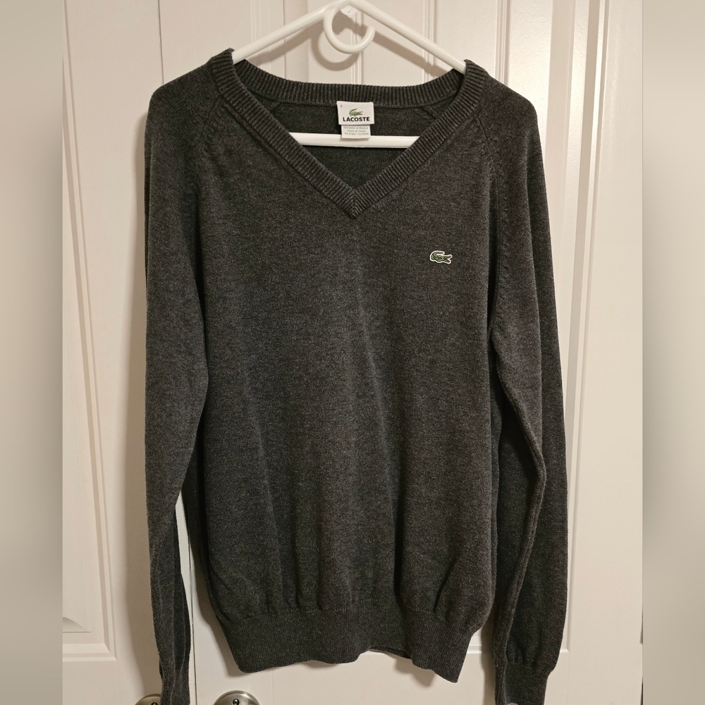 Men's Medium Lacoste V-Neck Sweater w/Alligator Logo